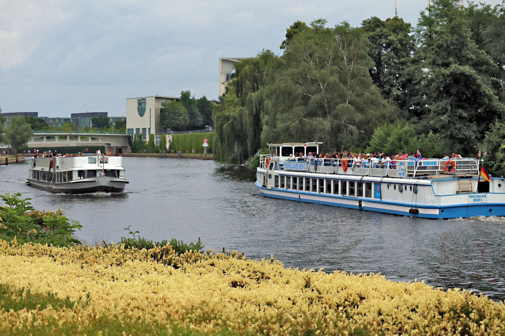 Schiffsbegegnung auf der Spree