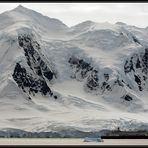 Schiffsbegegnung vor Port Lockroy