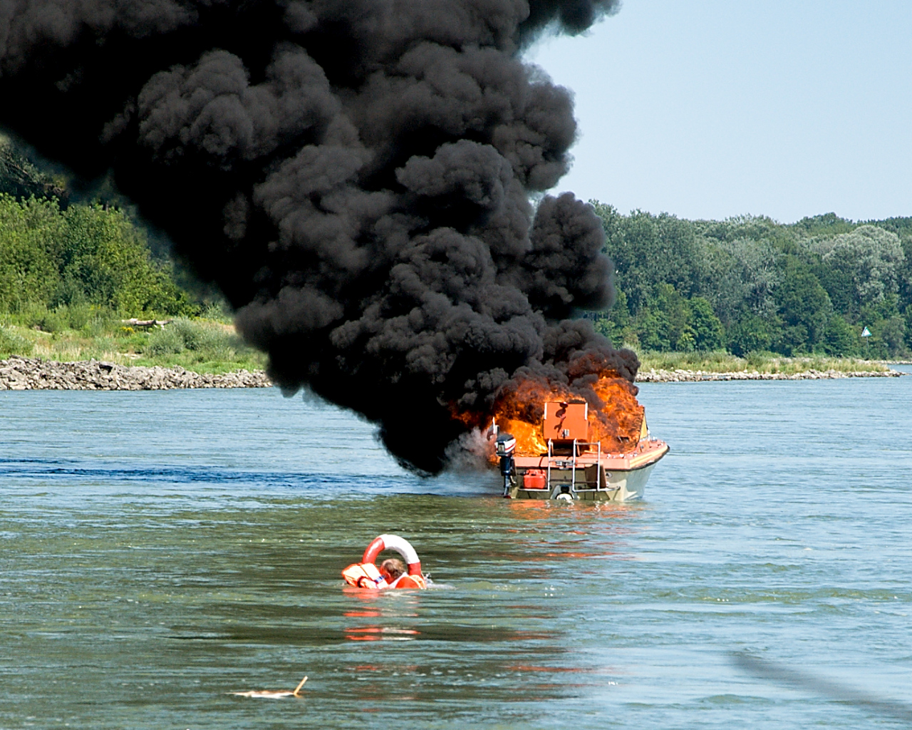 Schiffsbrand Donau