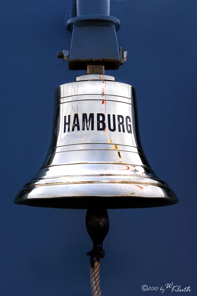 Schiffsglocke der Fregatte Hamburg