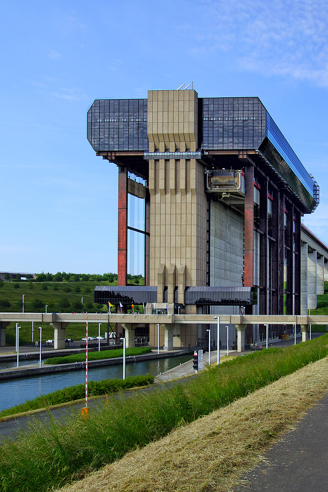 Schiffshebewerk Strepy Thieu Foto Bild Architektur Talsperren Damme Schleusen Technik Bilder Auf Fotocommunity