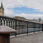 Schiffspoller an der Limmat in der Altstadt Zürich