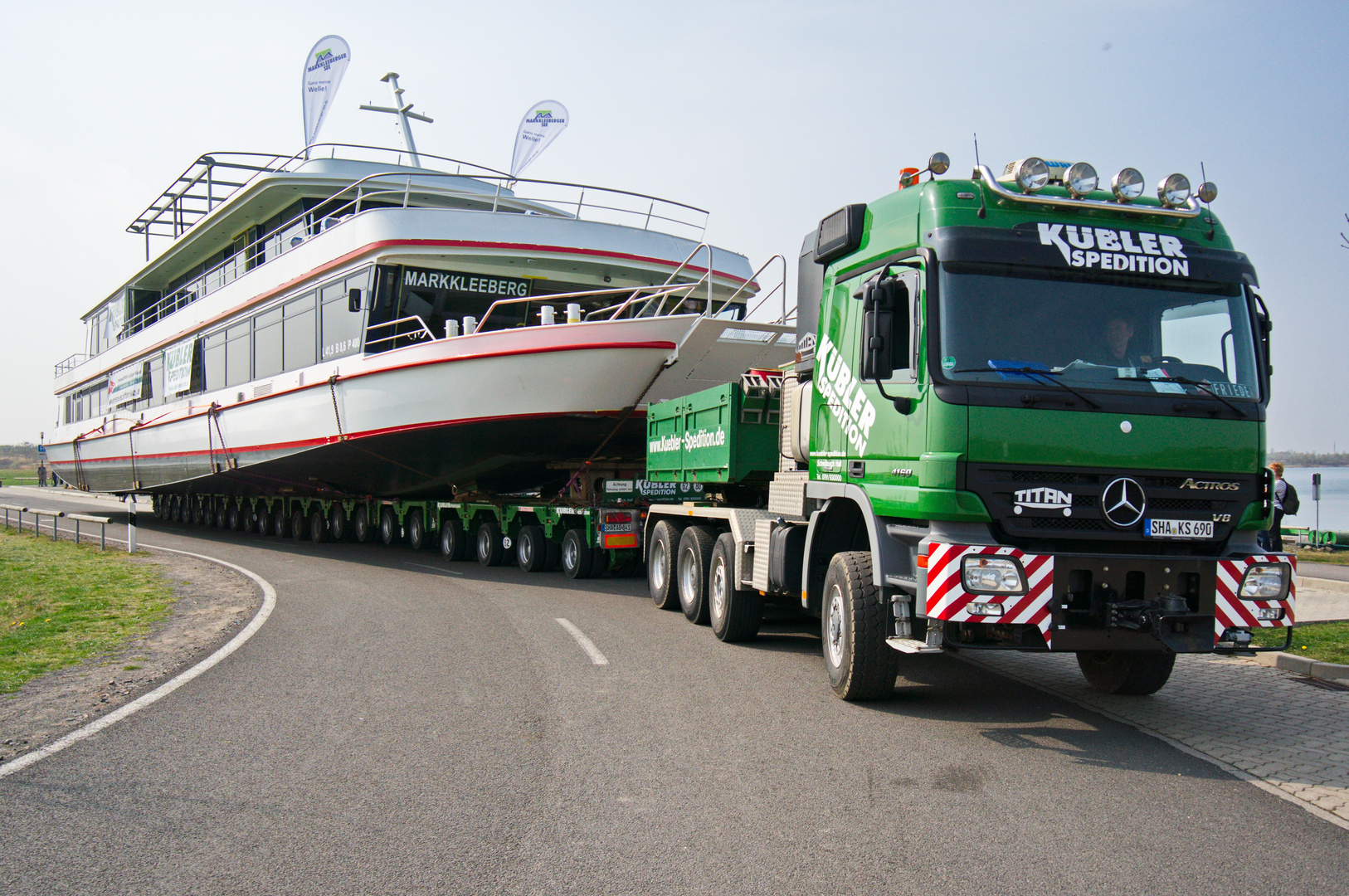 Schiffstransport Foto & Bild autos & zweiräder, lastkraftwagen (lkw