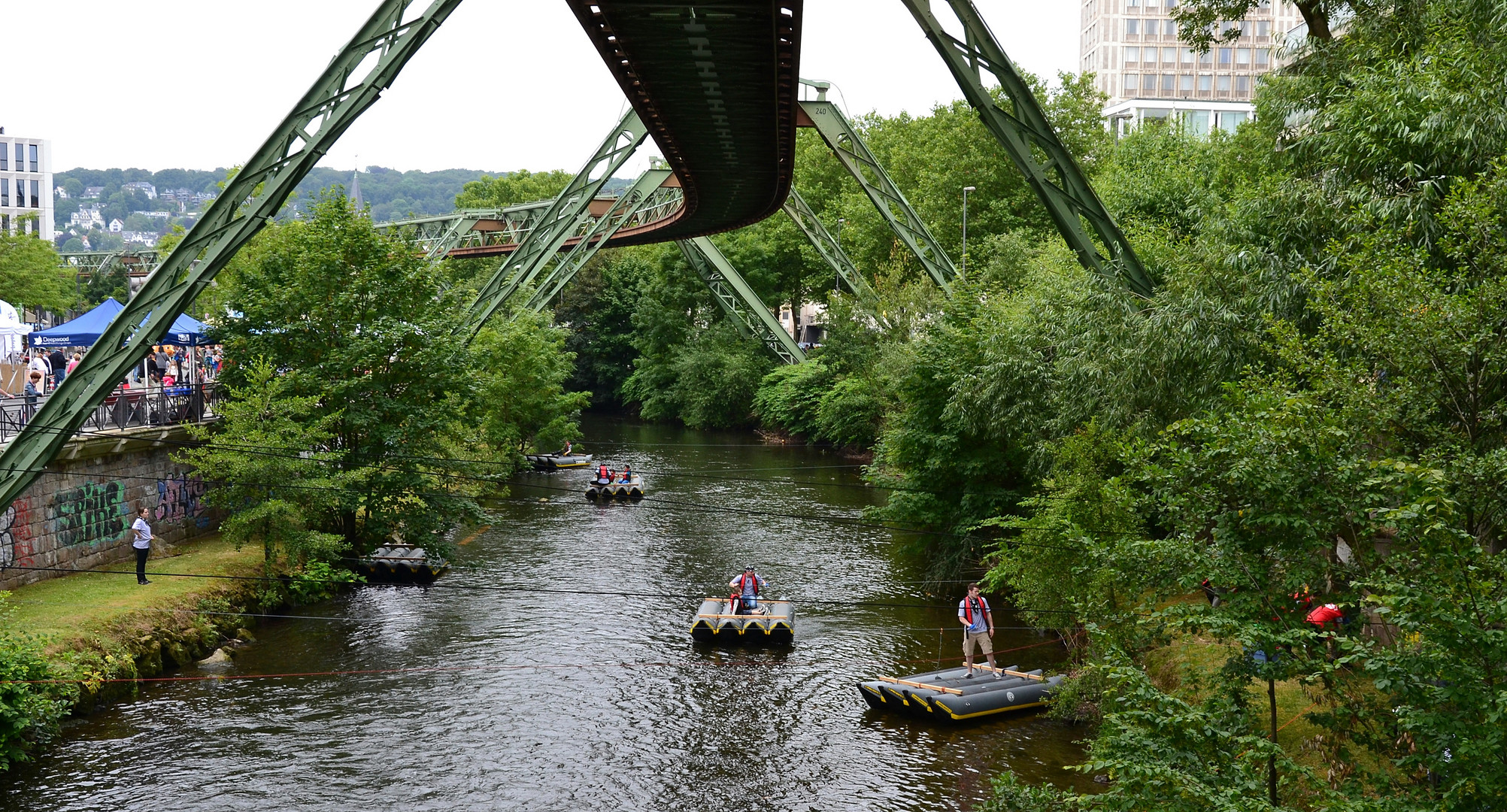 Schiffsverkehr auf der Wupper