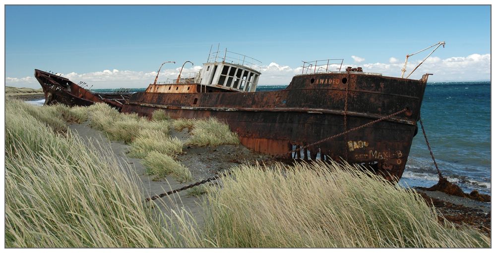 Schiffswrack bei der Estancia San Gregorio, Magellanstrasse Chile