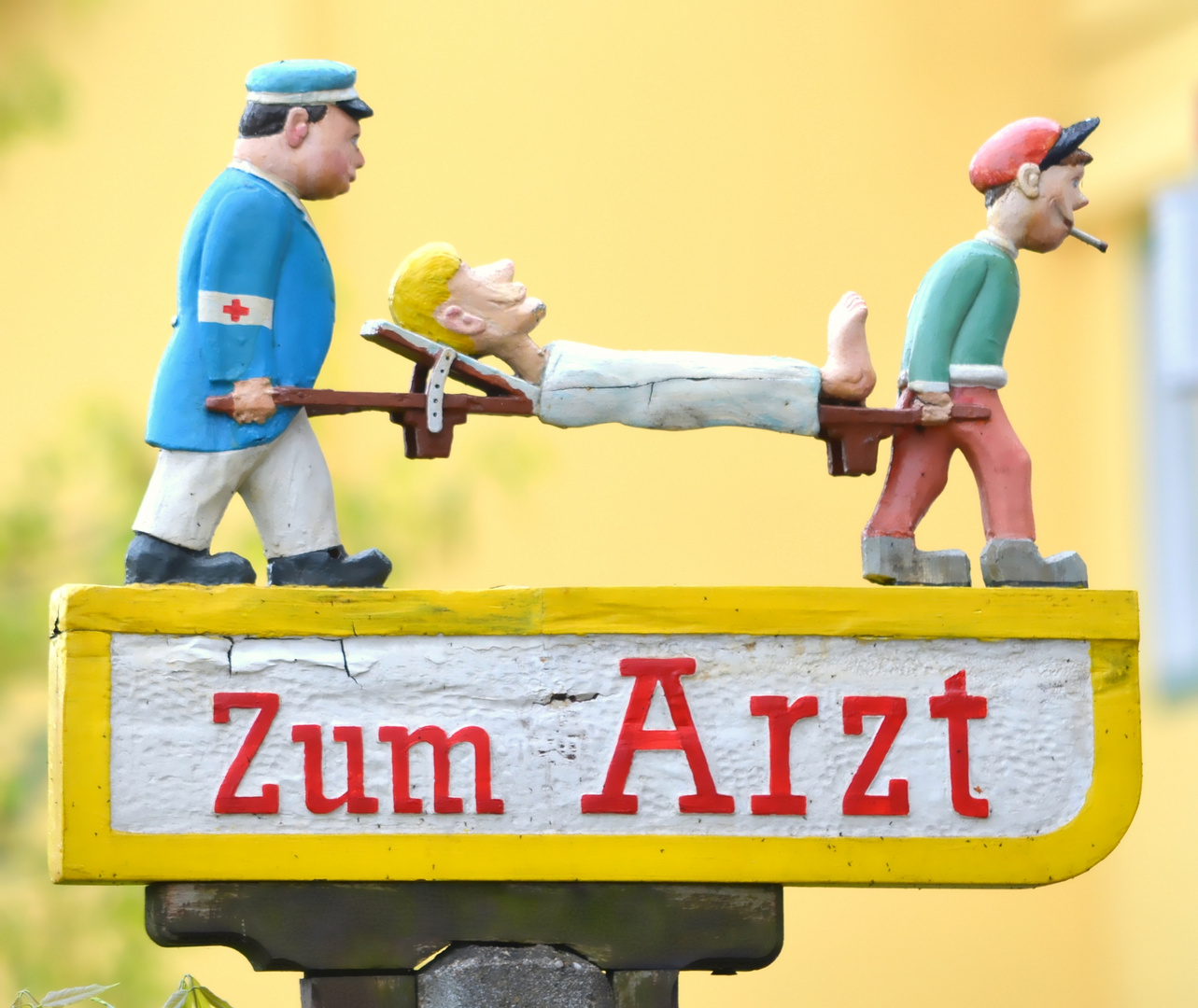 Schild eines Arztes im Spreewald