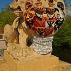 Schildwappen-Löwe an der Brücke des Dornumer Wasserschlosses