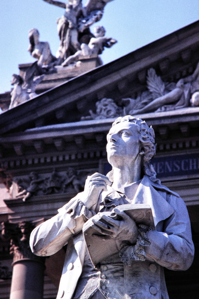 Schiller Denkmal Wiesbaden