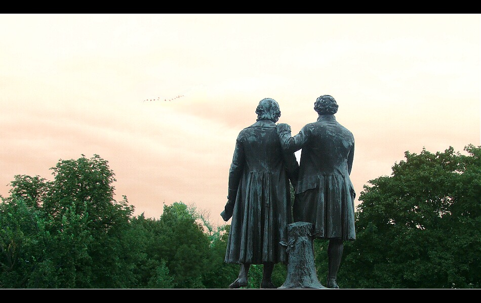 Schiller verlässt das Goethe- und Schiller-Denkmal