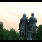 Schiller verlässt das Goethe- und Schiller-Denkmal