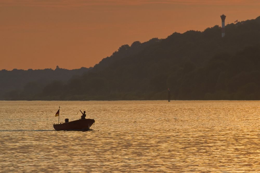 Schippern bei Sonnenuntergang