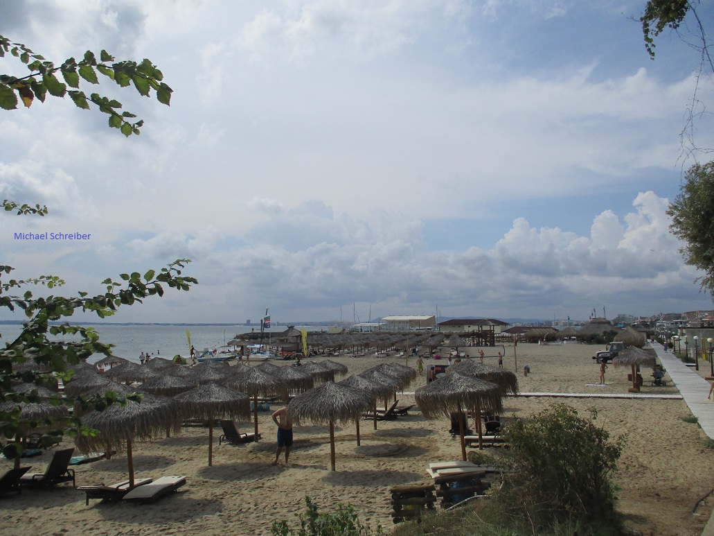 Schirm, Charme, Liege am Beach von Sveti Vlas Bulgaria 