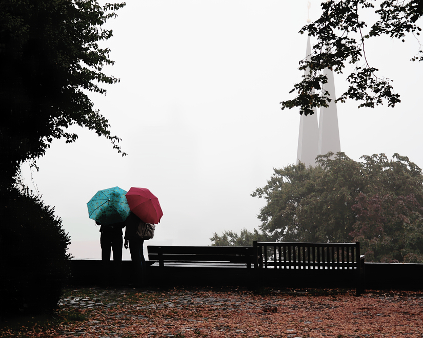 Schirme im Regen