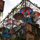 Schirme über Hanoi