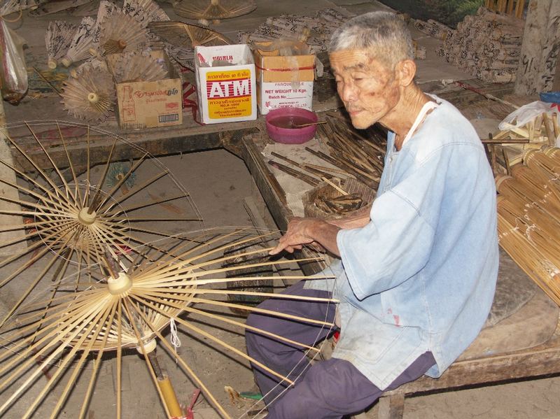 Schirmmacher in Chiang Mai