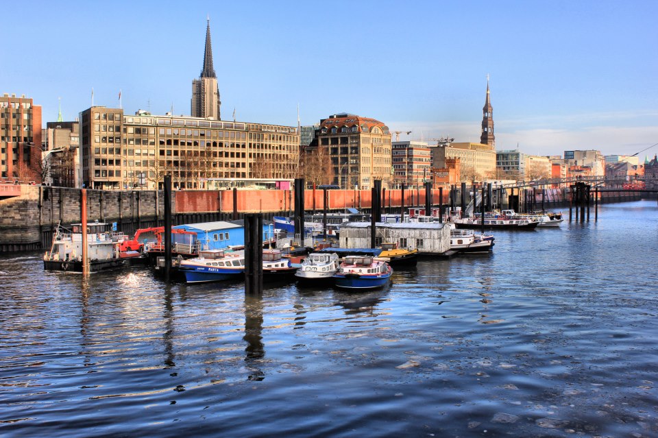 Schlafende Barkassen in der Speicherstadt