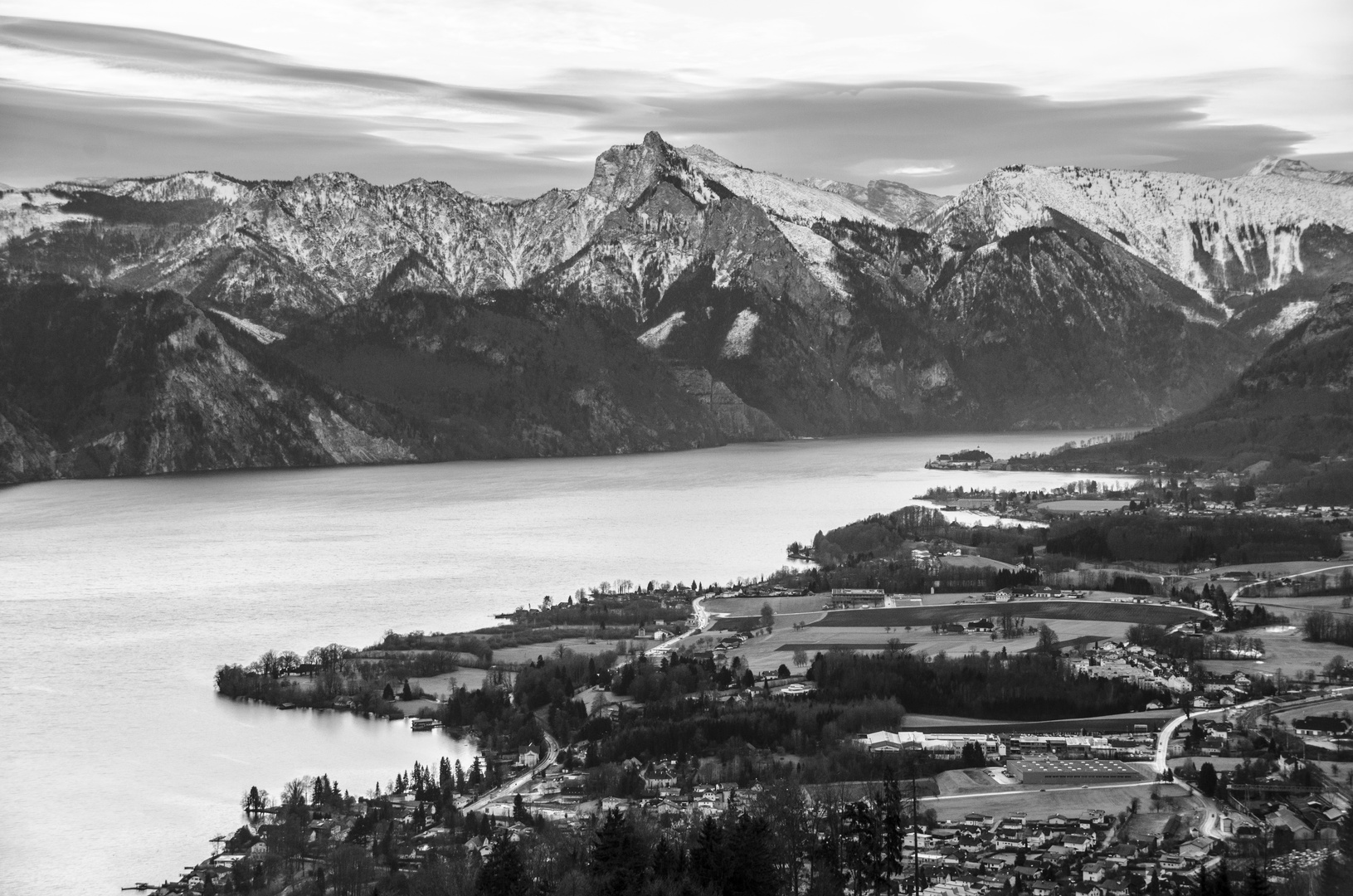 Schlafende Griechin mit Traunsee