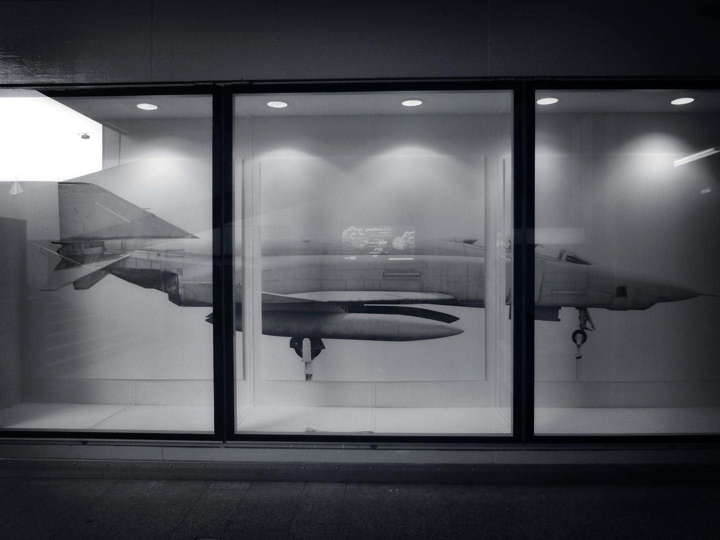 Schlagzeile: Luftraumverletzung "gestern" beim Einkaufen ?