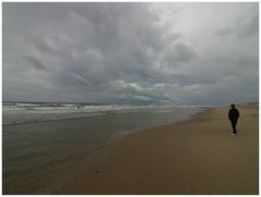 Schlecht Wetter auf Texel am Strand.