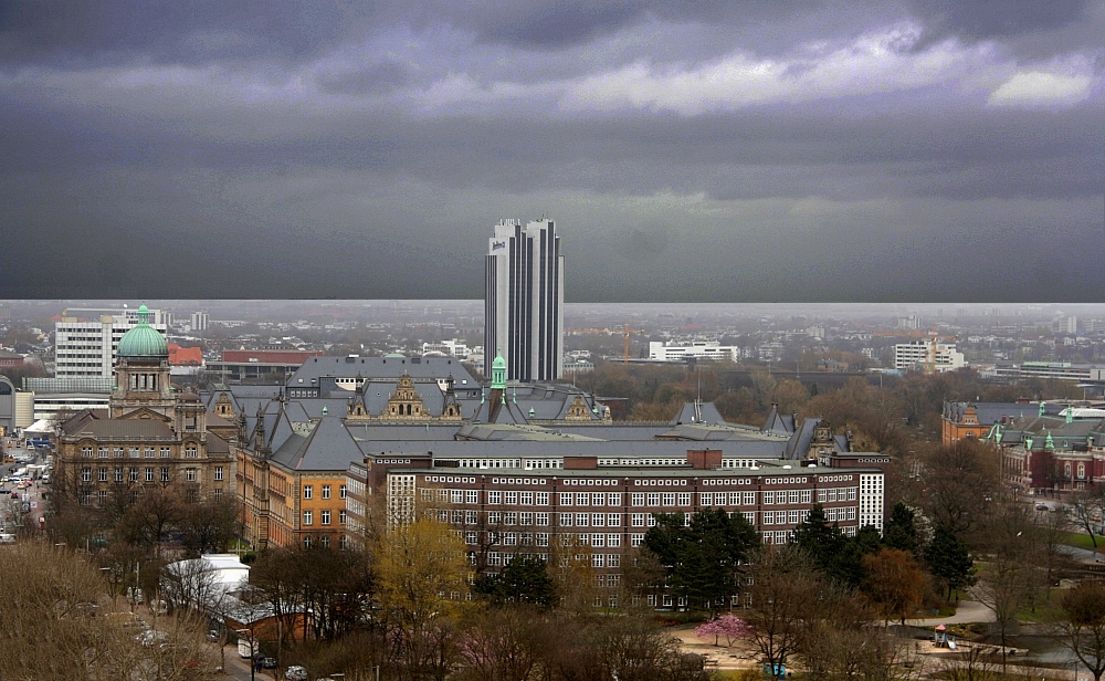 Schlechtwetter - Front über'm "Radisson"