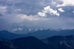 Schlechtwetter über den Karnischen Alpen