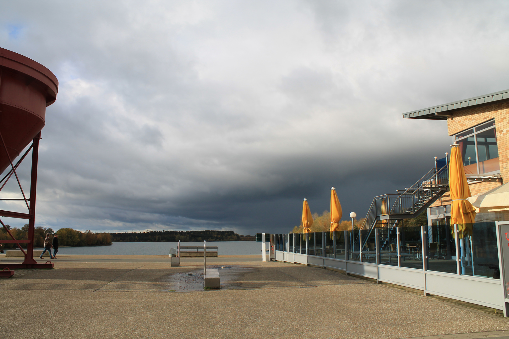 Schlechtwetterfront am Offlumersee