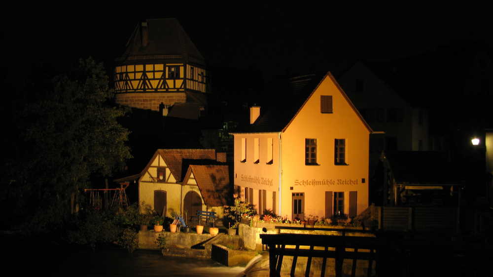 Schleifmühle bei Nacht