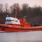 Schlepper AJAKS auf dem Nord-Ostsee-Kanal.