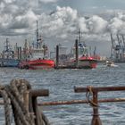 Schlepper auf der Elbe