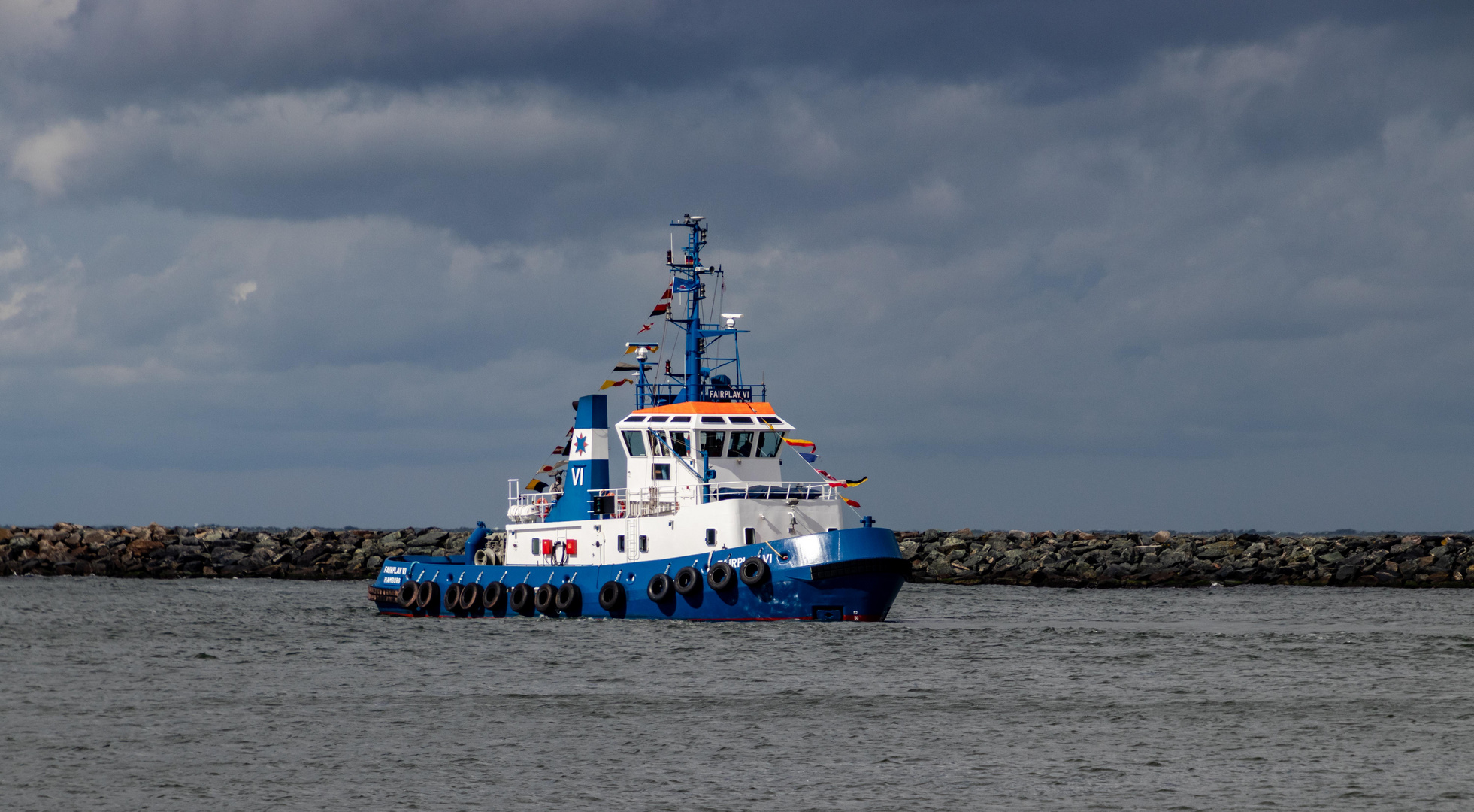 Schlepper Fairplay IV in Warnemünde