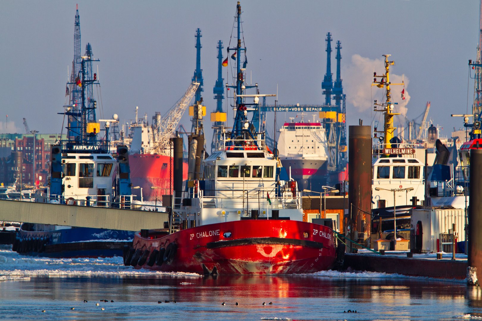 Schlepper im Eis