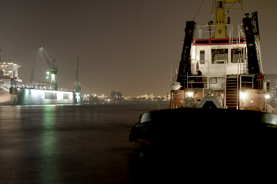 Schlepper im Hamburger Hafen