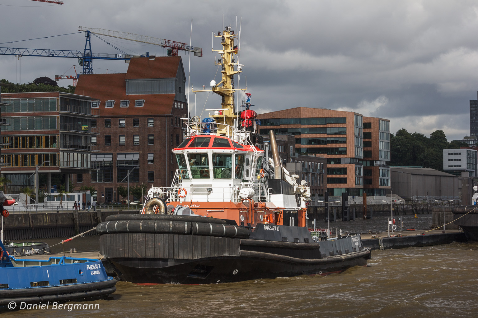 Schlepper im Hamburger Hafen