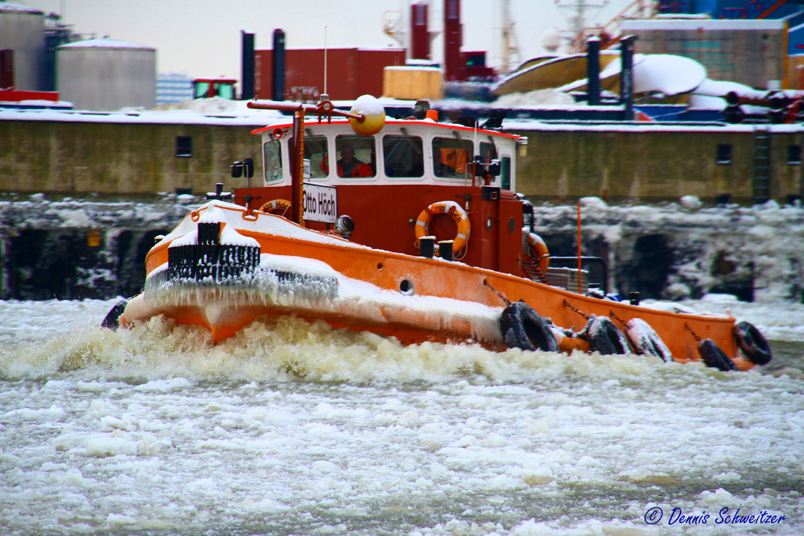 Schlepper Otto Höch im Eis