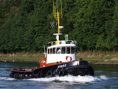 Schlepper ROBBE auf dem Nord-Ostsee-Kanal