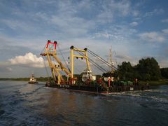 Schlepper Steinbock mit Schwimmkran ENAK