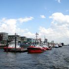 Schlepper vor der Hafencity