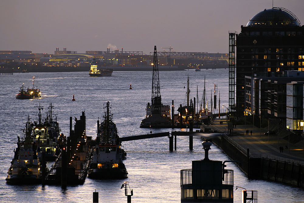 Schlepper vor Neumühlen