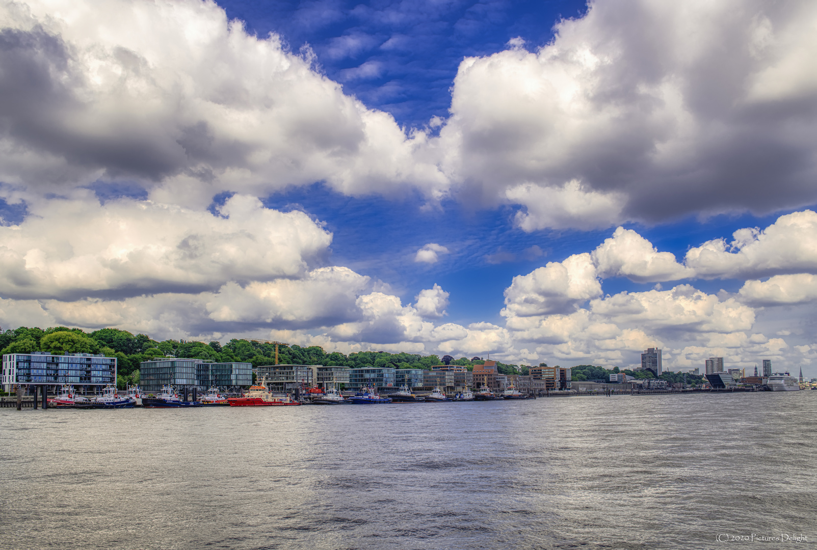 - Schlepperkette am Holzhafen -