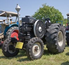 Schleppertreffen 2008 - hier ein Deutz-Wasserverdampfer von 1930