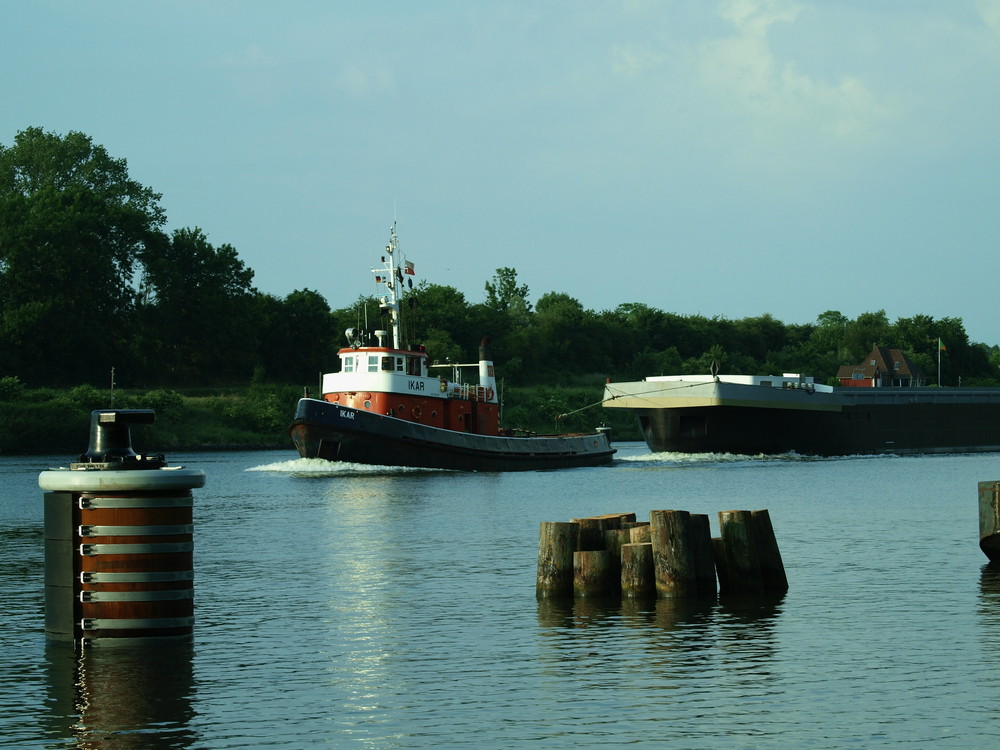 Schleppverband auf dem Nord-Ostsee-Kanal (Teil 1)