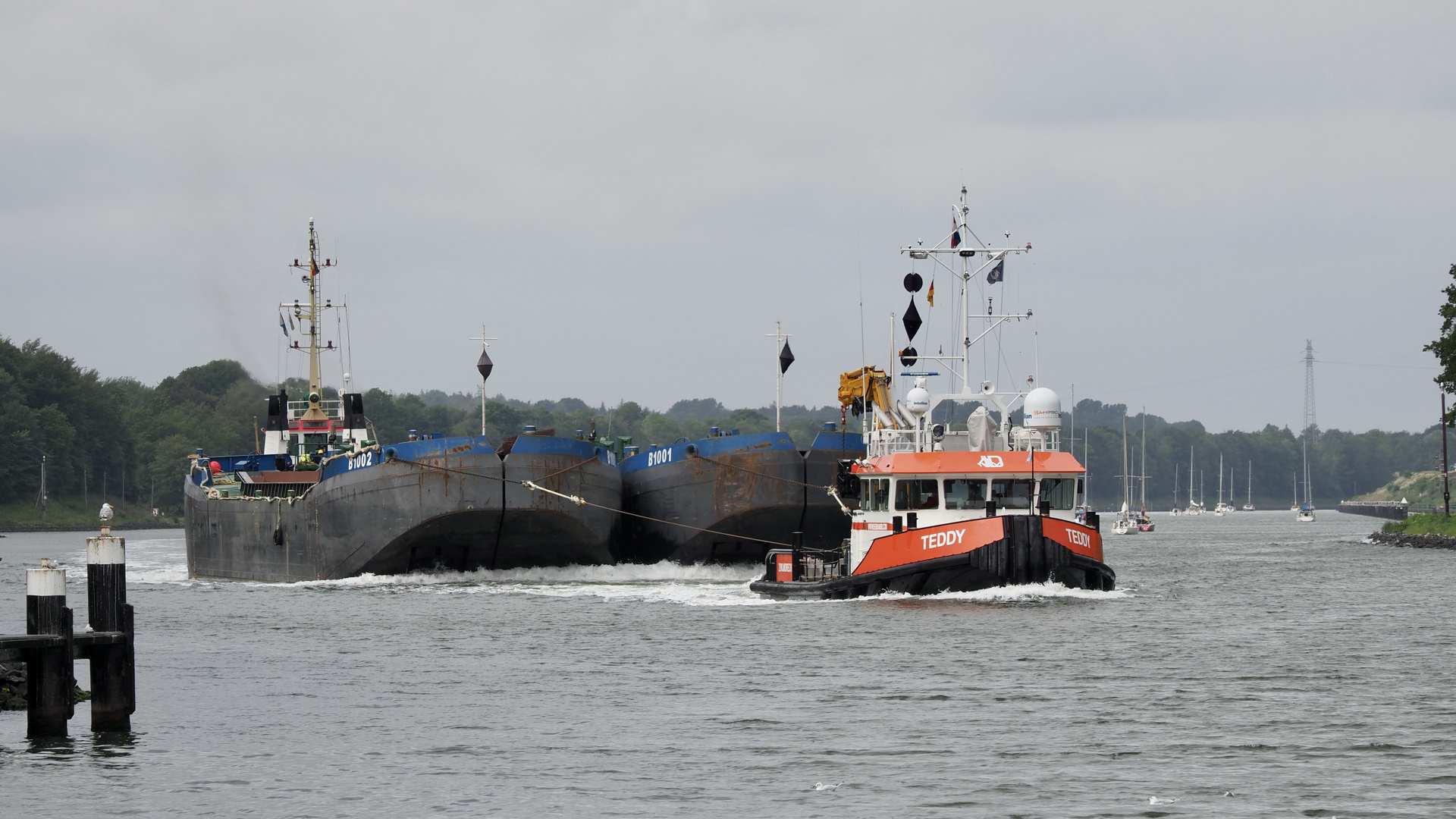 Schleppverband mit Schlepper TEDDY und BUGSIER 15