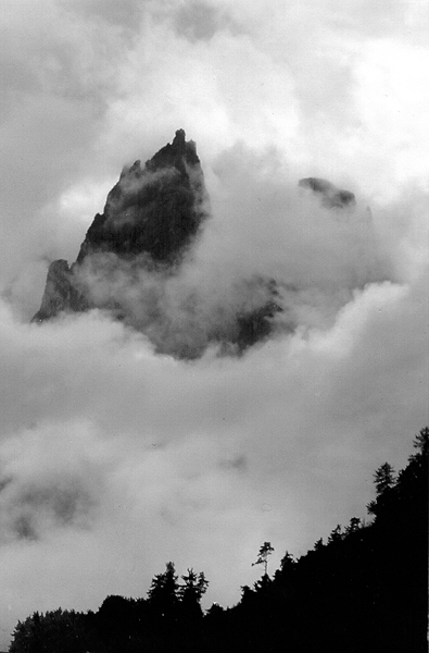 Schlern im Nebel