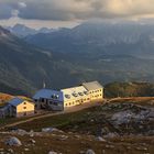 Schlernhaus im Abendlicht