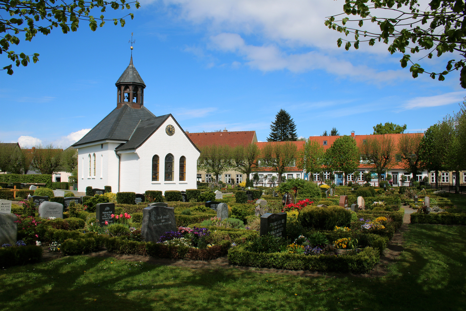 Schleswig - Friedhof auf dem Holm mit Kapelle