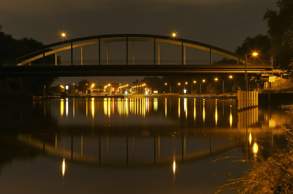 Schleuse bei der Müllverbrennung Oberhausen