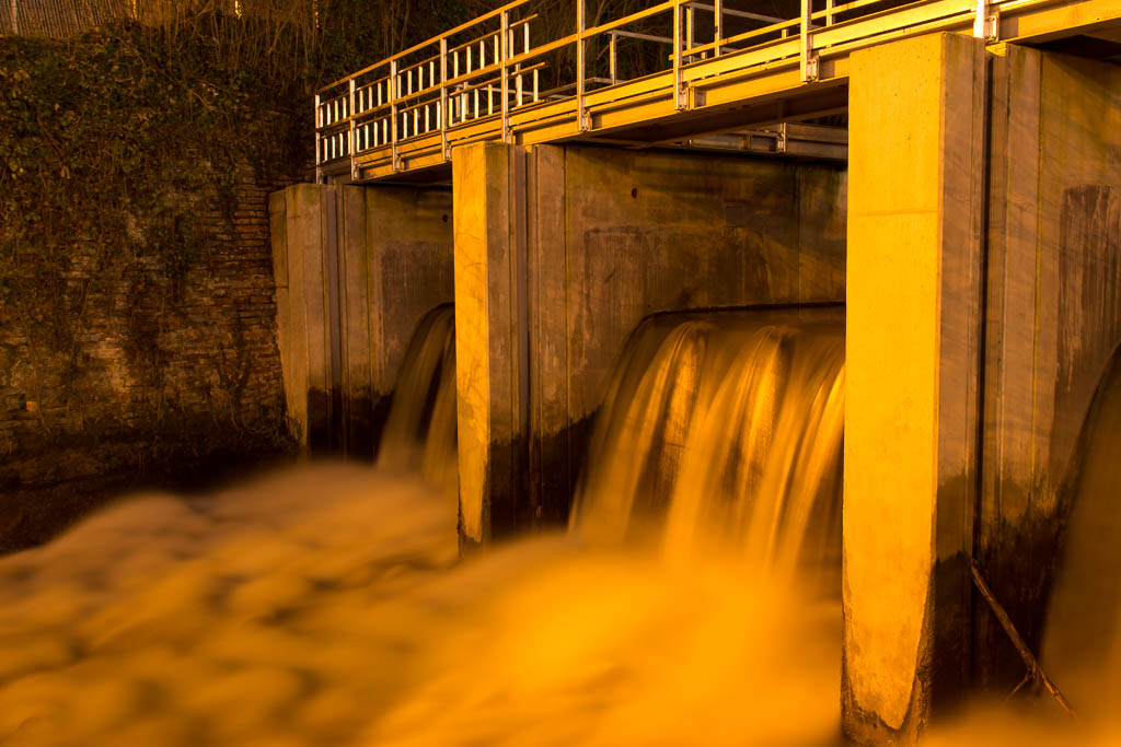 Schleuse bei Nacht