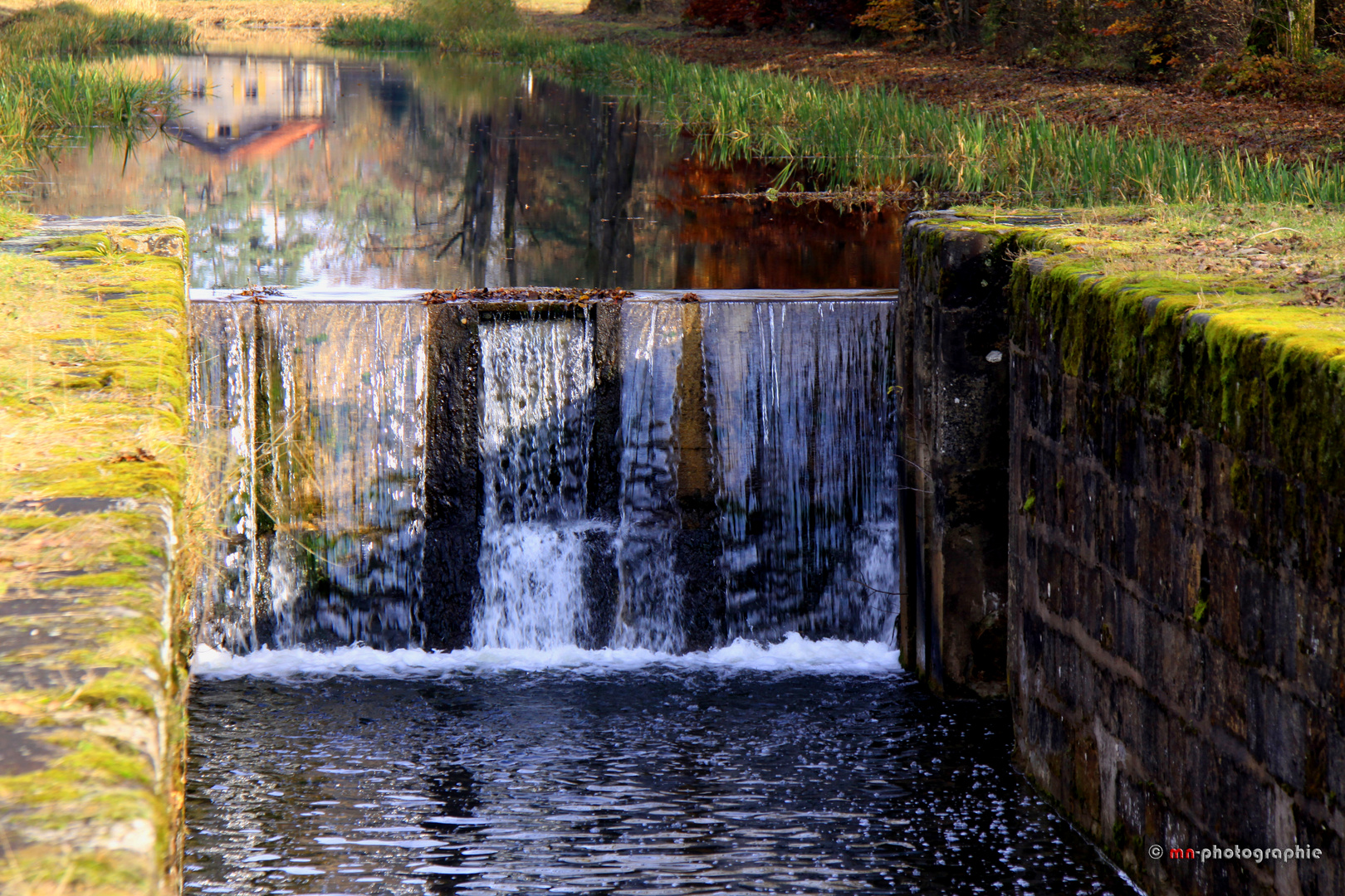 Schleuse bei Pfeifferhütte im Herbst