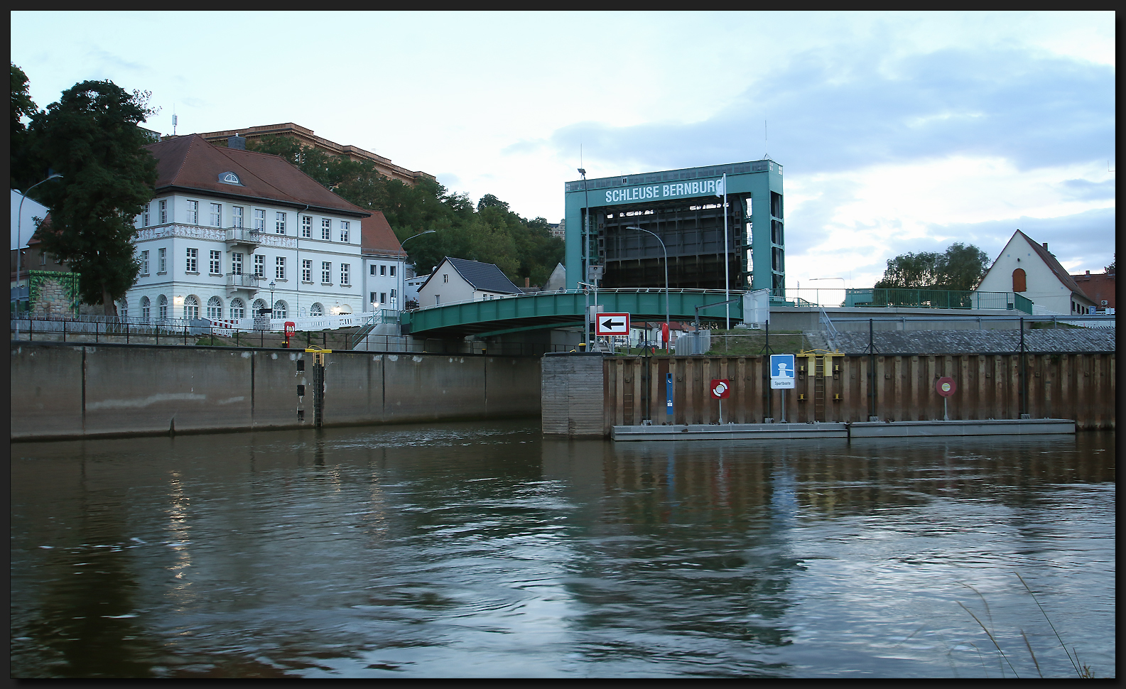 ...Schleuse Bernburg...