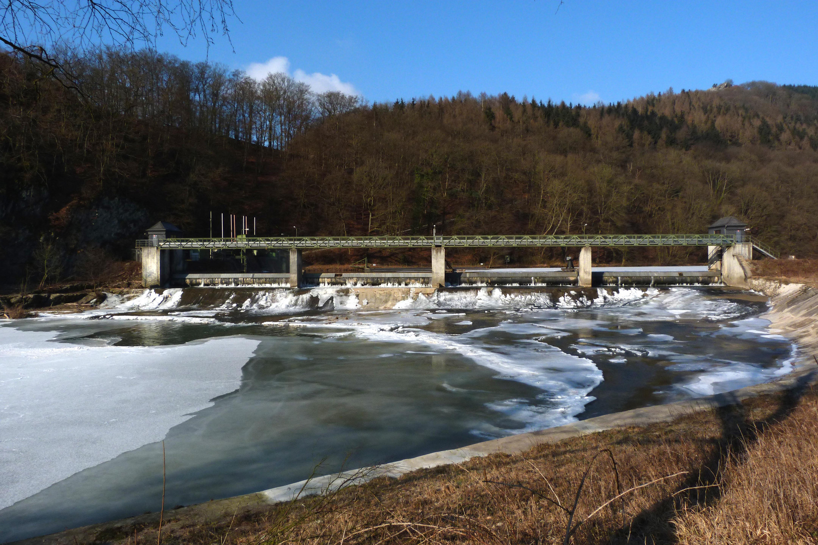 Schleuse Hollerich an der Lahn im Winter Foto &amp; Bild | landschaft, ku ...